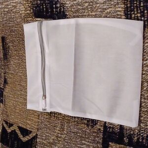 4/$30 New White Mesh Zippered Garment/Laundry Bag (Small)